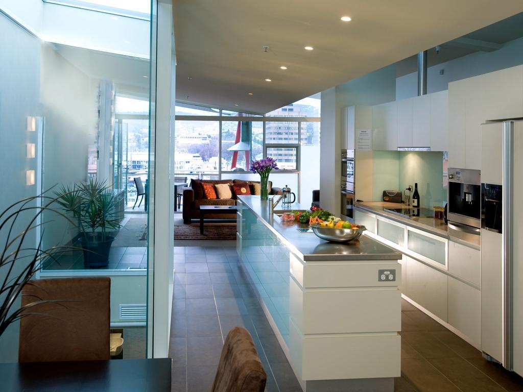 Sullivans Cove Apartments Hobart Extérieur photo A kitchen in a penthouse apartment