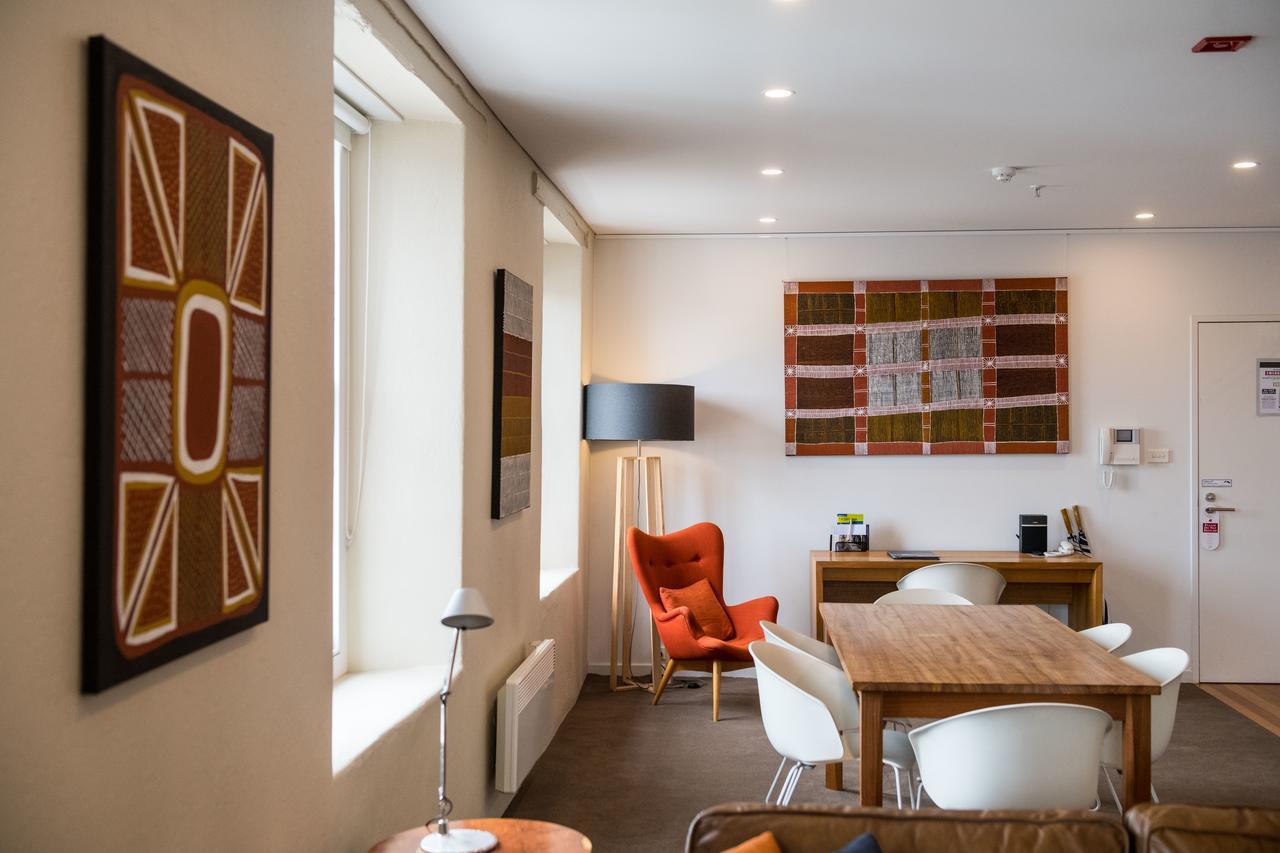 Sullivans Cove Apartments Hobart Extérieur photo The interior of the Governor's office