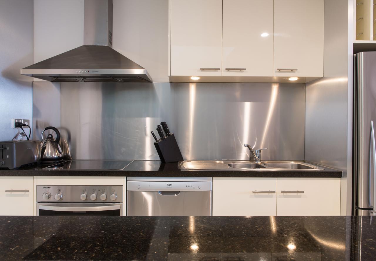 Sullivans Cove Apartments Hobart Extérieur photo A modern kitchen